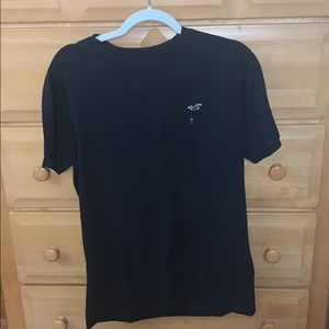 a men’s regular tee from hollister!